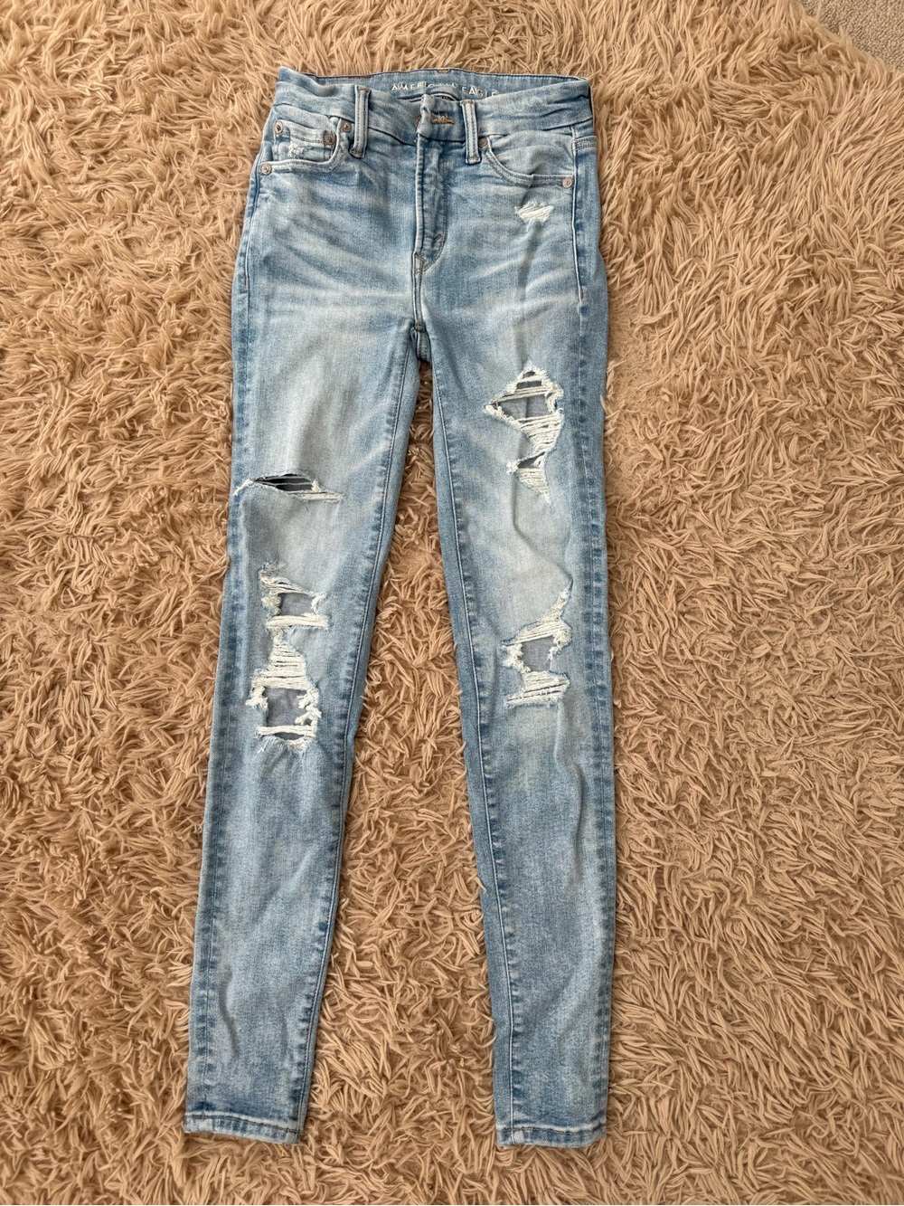 American Eagle Outfitters Light Blue Distressed Skinny Jeans